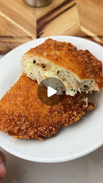 iRick Wiggins on Instagram: "Say “YUM” if you would eat this Crispy everything but the bagel hot pocket 😋🙌🥯   How to make it:  Mix 2 oz cream cheese, 1/4 cup mozzarella & 1-2 tbsp everything bagel seasoning. Flatten 3 oz ground chicken between GREASED  parchment paper & plastic wrap.   Add your mix, fold it over using the parchment paper. Coat the top side with egg wash and Parmesan. Flip onto another piece of parchment paper, coat that side. Air fry @ 400F for 10 mins & enjoy!" Everything But The Bagel Hot Pocket, Ground Chicken Hot Pocket, Chicken Hot Pockets, Ground Chicken Calzone, Recipes Using Everything Bagel Seasoning, Rick Wiggins Keto, Chicken Pocket, Everything Bagel Chicken, Hot Pocket Recipes