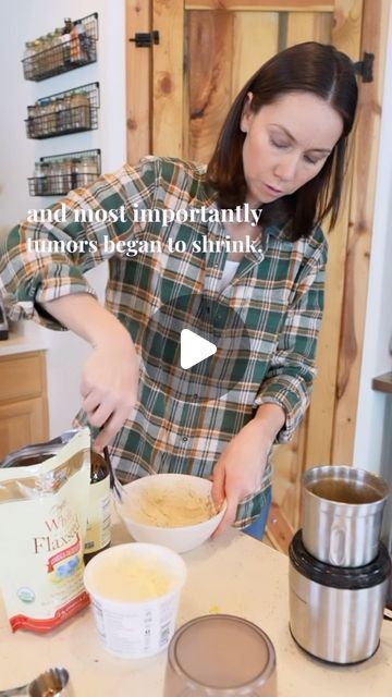 2.3M views · 164K likes | Ryan+Teddy Sternagel on Instagram: "The basic Budwig diet formula was one of our most viewed videos of 2023!

The formula is a two to one ratio of cottage cheese to flaxseed oil mixed for about a minute with an immersion blender. 

The optimal daily intake is 6 tablespoons of cottage cheese and 3 tablespoons of flax oil with a tablespoon of freshly ground up flax seeds stirred in. 

We have found it to be super kid friendly and enjoy it with fresh berries on top 😋

A few more technical notes to keep in mind…

It’s usually recommended in the Budwig Diet that the cottage cheese be low-fat (either 1% or 2%) because it mixes slightly better with the oil, but if whole milk is all that’s available that’s certainly fine as well. 

#healing #healingjourney #healingfood # Budwig Diet, Immersion Blender, Flax Seeds, Most Viewed, Flaxseed Oil, Healthy Diet Recipes, Healing Food, Flaxseed, Whole Milk