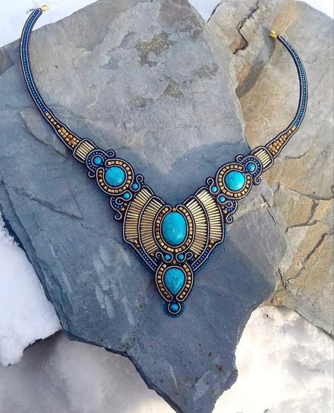 Ancient Egypt Jewelry, Egyptian Collar, Egyptian Inspired Jewelry, Egypt Jewelry, Soutache Necklace, Bead Sewing, Beaded Pendant Necklace, Sewing Design, Embroidery Inspiration