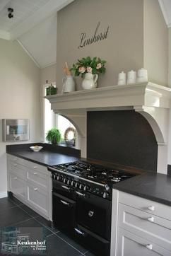 The Stove Alcove: Timeless Elements for My Kitchen Reno, Ch. 1 - Home Glow Design Stove Alcove, Kitchen Mantle, Stained Kitchen Cabinets, Kitchen Hoods, Kitchen Extension, Kitchen Diner, Kitchen Reno, Kitchen Colors, Kitchen Pantry