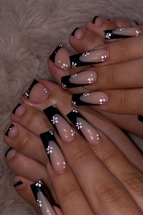 Black And White Nail, Black And White Nail Designs, Acrylic Toe Nails, Black Acrylic Nails, Nagel Tips, Easy Nails, Girly Acrylic Nails, French Acrylic Nails, Classy Acrylic Nails