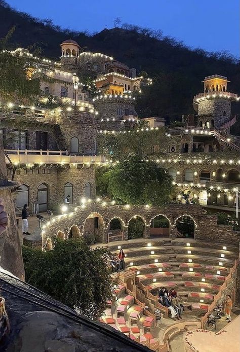 Neemrana Fort Palace, Neemrana Fort, Alwar Rajasthan, India Architecture, Desi Love, Adventure Travel Explore, Indian Architecture, Indian Aesthetic, Rajasthan India