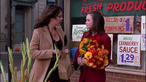 Edith Bouvier Beale, Gilmore Girls Episodes, Korean Thanksgiving, Luke Danes, Pop Culture Icons, The Gilmore, Watch Gilmore Girls, Girls Thanksgiving, Pumpkin Apple