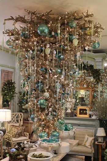 Upside Down Christmas Tree, Christmas Tree Decorating Ideas, Tree Decorating Ideas, Wall Christmas Tree, Christmas Tree Decorating, Silver Christmas Decorations, Easy Christmas Decorations, Tree Decorating, Christmas Tree Inspiration