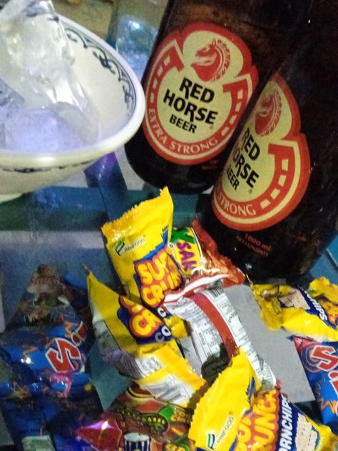 Red Horse Beer Drinks, Redhorse Beer Aesthetic, Red Horse Beer Aesthetic, Redhorse Beer Prank, Red Horse Beer, Alcoholic Snapchat, Beer Aesthetic, Drinks Pictures, Alcoholic Drinks Pictures