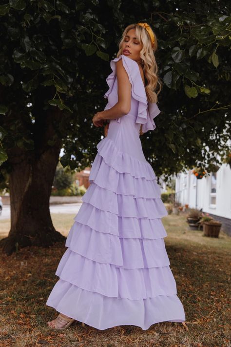 Lavender Outfit Ideas, Spring Prom Dresses, Layered Prom Dress, Flowy Prom Dresses, Lavender Outfit, Shirt Maxi Dress, Ruffles Bridesmaid Dresses, Tiered Prom Dress, Ruffle Prom Dress