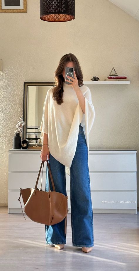 Mexican Inspo Outfit, Wide Jeans Winter Outfit, Wide Leg Pants Fall Outfit, Church Outfit Pants, Modesty Outfits, Casual Day Outfits, Modest Fashion Outfits, 70s Inspired, Inspired Fashion