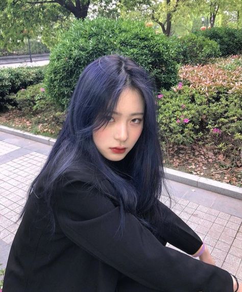 Uncommon Hair Colors, Indigo Hair, Midnight Blue Hair, Fire Hair, Dark Blue Hair, Korean Hair Color, Hair Color Underneath, Art Hair, Hair Color Streaks