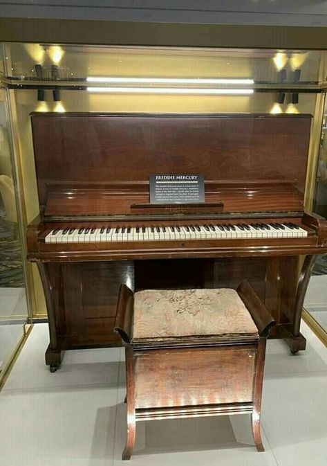 [PHOTO]  A favorite piano of Freddie Mercury, currently placed at the first Hard Rock Hotel in London, UK.   via Google  *Mr. Fahrenheit Mr Fahrenheit, Hotel In London, Hard Rock Hotel, Freddie Mercury, London Uk, Hard Rock, In London, Piano, Music Instruments