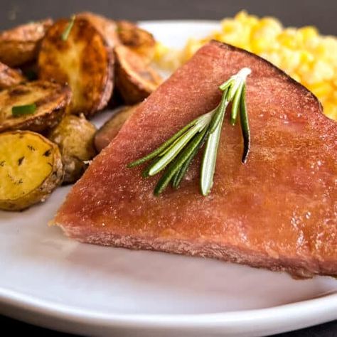 How to Cook Ham Steak in the Oven with an Easy Glaze Ham Steak In The Oven, Cooking Ham Steak, Glazed Ham Steak, Baked Ham Steak, Grilled Ham Steaks, Brown Sugar Glazed Ham, Steak In The Oven, Cook Ham, Ham Dinner Recipes