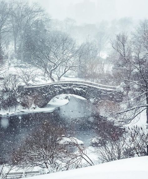 Snowy Concept Art, Snowy Bridge, Book Annotation, Winter Painting, Old Bridge, Winter Scenery, Winter Nights, Gold Work, Winter Night