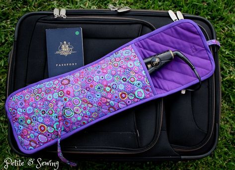 Petite and Sewing: Flat Iron - Curling Iron Travel Case Quilted Curling Iron Holder Diy, Hair Straightener Travel Pouch Diy, Curling Iron Travel Case Pattern, Curling Iron Cover Pattern, Flat Iron Holder Diy, Curling Iron Holder Diy, Iron Covers, Flat Iron Holder, Hot Hair Tools