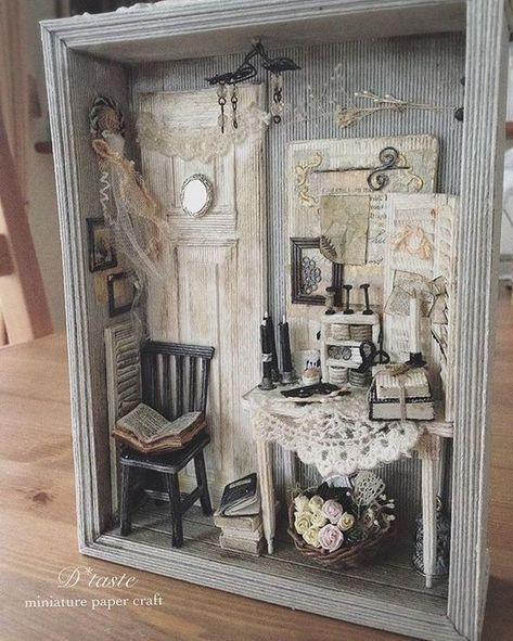 Shadow Box Kunst, Room Box Miniatures, Doll House Crafts, Shadow Box Art, Miniature Projects, Altered Boxes, Miniature Rooms, Miniature Diy, Miniature Houses