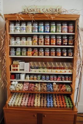 Yankee Candles.  It's a beautiful thing! Pamper Baskets, Brat Board, Candle Store Display, Candle Storage, Amazing Candles, Candle Organization, Yankee Candle Scents, Candle Obsession, Yankee Candles