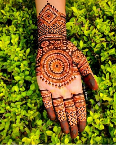 henna henna designs henna tattoo henna tattoos henna design henna tattoo designs hennas henna hand henna tattoo design Mahendi Designs Latest Front Hand, Mehndi Art Designs Front, Mehndi Designs Fingers, Brides Mehndi, Henna Tattoo Design, Finger Mehndi, Simple Mehendi, Tattoos Henna, New Mehndi