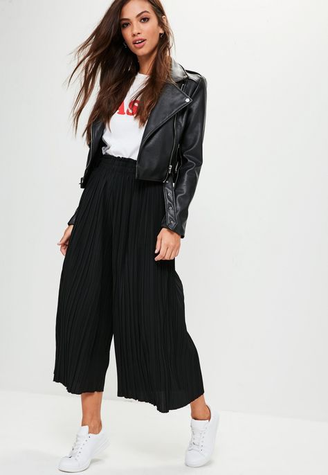 Cullotes Outfit Casual, Black Cullotes Outfits, Culottes Outfit, Blazer En Cuir, Culotte Style, Outfits Verano, 가을 패션, Mode Vintage, Looks Style