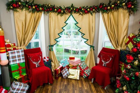 Maria Provenzano is getting into the holiday spirit with this DIY. Home And Family Crafts, Diy Drapes, Christmas Curtains, Tree Curtains, Curtains Ideas, Home Decor Christmas, Christmas Keepsakes, Hallmark Channel, Christmas 2020