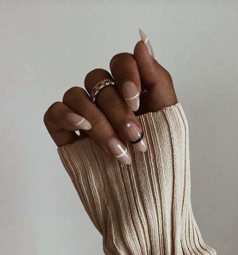 Nagellack Trends, Fall Nail Trends, Skin Hand, Cute Nails For Fall, Minimalist Nail Art, Fall Nail Art, Fall Nail Colors, Neutral Nails, Girls Nails