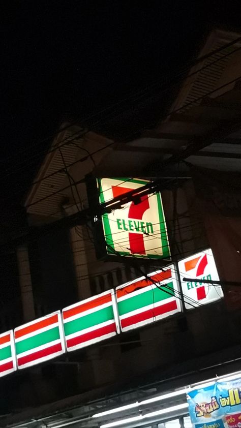 Seven Eleven, Best Friend Couples, 7 Eleven, Fake Pictures, Aesthetic Pics, Night Aesthetic, Late Night, Aesthetic Girl, Aesthetic Pictures