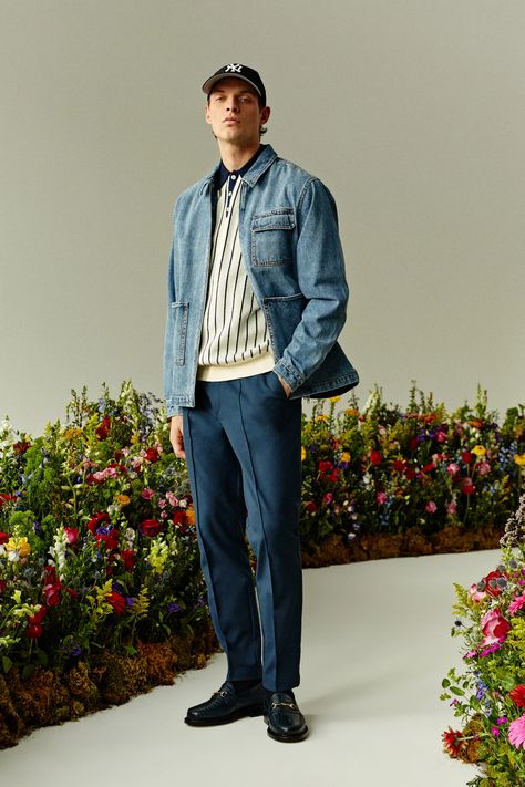 Kith Spring 2022 Menswear Fashion Show | Vogue Genz Fashion, Mens Preppy Outfits, Big Men Fashion, Ivy League Style, Prep Style, Shirt Tucked In, Menswear Fashion, Weekend Wear, Mens Spring