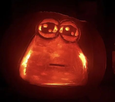 Goofy Ahh Pumpkin, Funny Fall Pictures, Uwu Pumpkin, Dumbahh Pumpkin, Domo Pumpkin, Kpop Pumpkin Carving, Meme Pumpkin, Pumpkin Pfp, Neglected Pou