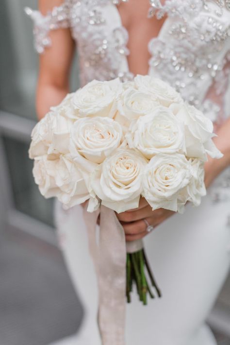 Bride Bouquets Roses, Elegant Bridal Bouquet Romantic, Traditional Bridal Bouquet, All White Rose Bridal Bouquet, Classic Bouquet Wedding, Wedding Bouquets Bride 2024, White And Champagne Bouquet, White Wedding Bouquets Elegant, White Roses Bouquet Wedding