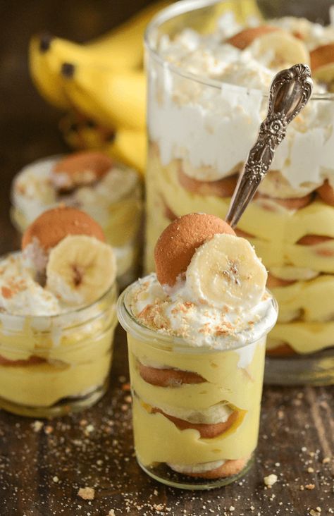 Mama's Best Banana Pudding! It's a quick family classic with a secret ingredient that truly makes it the best ever! Desserts Pie, Vegan Banana Pudding, Easy Banana Pudding Recipe, Cheesecake Pumpkin, Southern Banana Pudding, Easy Banana Pudding, Convenient Store, Homemade Banana Pudding, Pie Easy