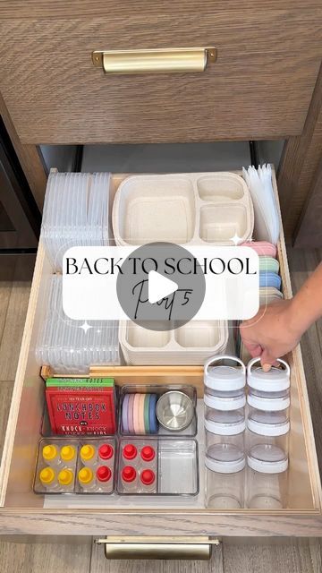 Michelle Hansen on Instagram: "🍎I’m definitely NOT one of those moms that goes all out with my kids school lunch, so this is about as basic as I get. The coolest I got is tear off knock knock jokes 🤣

But I do think it’s really important to keep everything organized so that I can find exactly what I need in the mornings.

Actually, my number one tip that saves me stress every single morning that I remember to do this, is to make everyone’s lunches the night before. That way they can easily grab it out of the fridge and run out the door.

I’ve had too many last-minute panics induced by forgetting to pack everybody lunch. This was one of my best hacks that I discovered for myself last year.

#backtoschool #momtip #backtoschoolprep #momtip #momhacks #momhack #momhacks101 #schoollunch
Do you Kids School Lunch, Best Hacks, Tear Off, What I Need, School Lunch, Kids Lunch, School Notes, Knock Knock, That Way