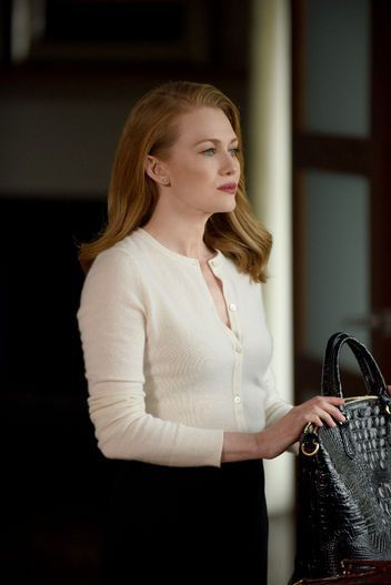 Mireille Enos on The Catch Mireille Enos, Fall Tv Shows, Olivia Pope Style, Stylish Office Wear, Business Dress Women, Fall Tv, Female Led, Shonda Rhimes, The Catch