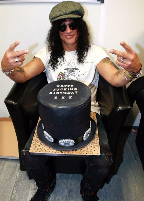 Slash's birthday is July 23rd (1965) Velvet Revolver, Cake Gift, Duff Mckagan, Best Guitarist, Today Is My Birthday, Musica Rock, Axl Rose, Birthday Meme, Motley Crue