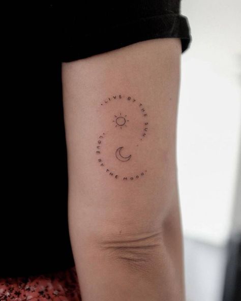 Golden Tattoo, Geek Tattoos, Tiny Tattoos With Meaning, Minimal Tattoos, Tattoos Inspo, Love By The Moon, Tattoo Trend, Tattoo Zeichnungen, Small Girl Tattoos