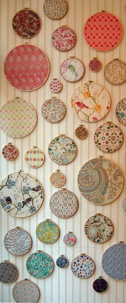 20 Creative Ways To Use Embroidery Hoops Infant Education, Hoop Crafts, Tricia Guild, Embroidery Hoop Wall, Embroidery Hoop Wall Art, Diy Wand, Fabric Display, Granny Chic, Leftover Fabric