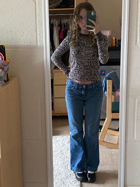 Mary Janes Jeans Outfit, Mary Janes Outfit Jeans, Marry Jane Shoes Outfit, Mary Janes With Jeans, Brown Mary Janes Outfit, Jeans And Mary Janes, Mary Jane Shoes Outfit Jeans, How To Style Mary Janes, Mary Janes Outfit