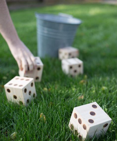 Yard Yahtzee, Outdoor Wedding Games, Outdoor Yard Games, Wedding Reception Games, Summer Diy Projects, Diy Lawn, Yard Games, Backyard Games, Backyard Diy Projects