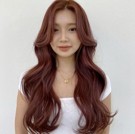 Korea Hair Color, Redhead Hair Color, Red Brown Hair Color, Pop Hair, Hair Color Asian, Cortes De Cabello, Korean Hair Color, Brown Hair Looks, Red Brown Hair