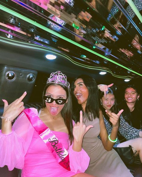 Limousine Birthday Party Ideas, Party Bus Sweet 16, Party Bus Photoshoot, Limo Birthday Party Ideas, Limo Photoshoot, Party Bus Aesthetic, Limo Pics, Party Bus Ideas, Party Limousine