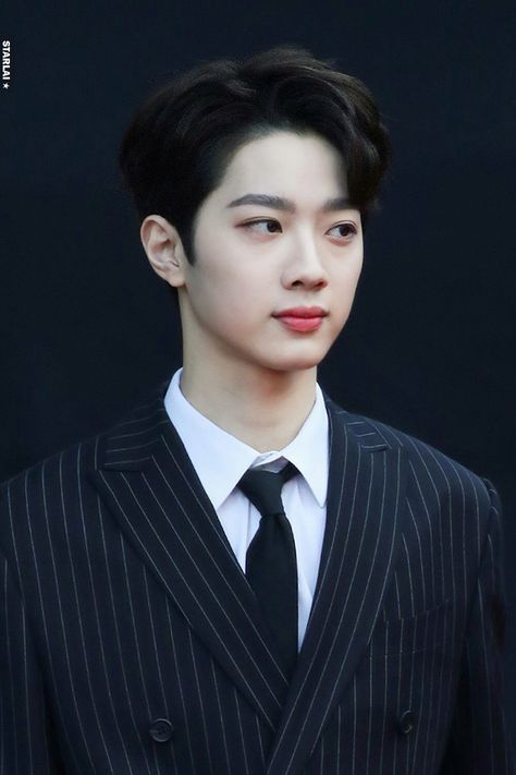 Lai Kuanlin, Please Love Me, Guan Lin, Lai Guanlin, Lai Kuan-lin, Bae Jin-young, Ong Seongwoo, Lee Daehwi, Kim Jaehwan