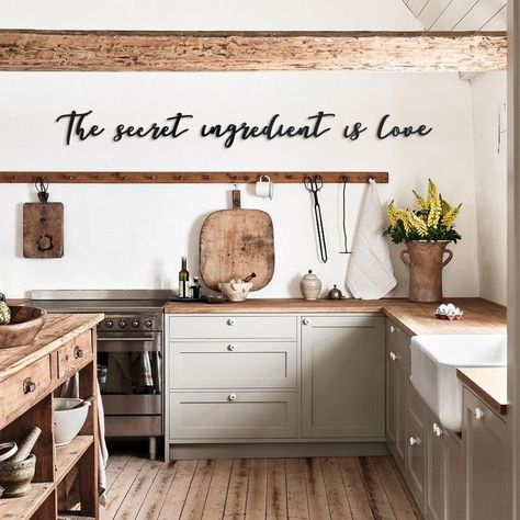 Kombuis Idees, Kitchen Wall Design, Metal Wall Letters, Kitchen Plan, Rustic Farmhouse Kitchen, Cozy Kitchen, Boho Kitchen, Metal Kitchen, Secret Ingredient