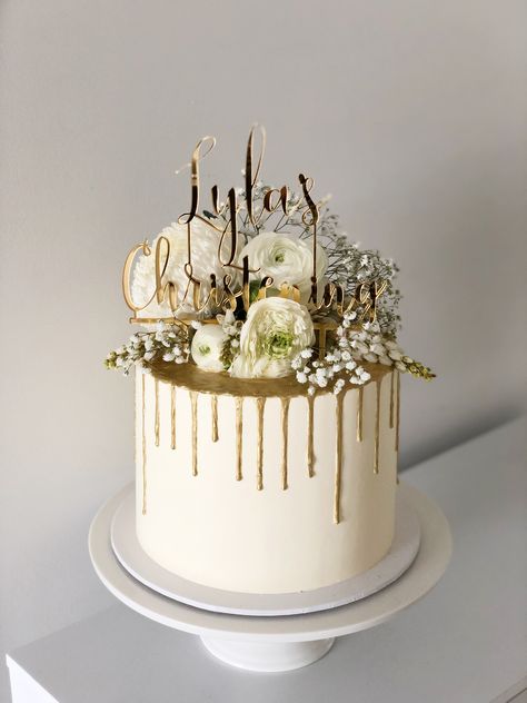 Cake Designs Gold And White, White And Gold 70th Birthday Cake, White Cake With Gold Drip, 18th Birthday Cake Gold, White And Gold Drip Cake, White And Gold Cake Ideas, Layer Cake Anniversaire, Birthday Cake Gold And White, White And Gold Cakes