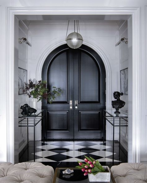 Black And White Flooring, Neoclassical Home, Decoration Hall, Small Entryway Table, Checkered Floor, Grand Entryway, Contemporary House Exterior, Console Design, Entrance Foyer