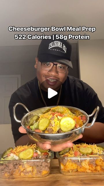 Quise Thomas on Instagram: "CheeseBurger Bowl Meal Prep (Makes 3 Servings)

Macros:
522 Calories | 53g Carbs | 9g Fat | 58.5g Protein

Ingredients:
888g Russet Potatoes 
1.5Lbs 96/4 Ground Beef
42g Fat Free Cheddar Cheese
Veggies Of Choice

Instructions:
Peel & Dice Potatoes.
Boil for 8 Minutes.
Season and Bake at 350 for 30 Min.
Season and Brown Beef.
Divide Evenly 3 Ways. Rinse Cheese and top with veggies.
Serve & Enjoy!

#cheeseburger #burger #potato #potatoes #meal #mealprep #mealprepping #mealideas #mealprepideas #lowcalorie #lowcaloriemeals #lowcalorierecipes #highprotein #highproteinmeals #highproteinrecipes #healthy #healthyrecipes #healthyfood #healthyeating #easyrecipeideas #macrofriendly" Meal Prep Cheeseburger Bowl, High Protein Low Calorie Ground Turkey Recipes, Cheeseburger Bowl, Aussie Fitness, Bowl Meal Prep, Protein Ingredients, Protein Bowls, High Protein Low Calorie, Calorie Recipes