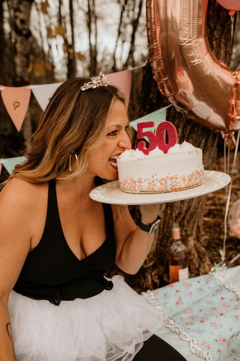 50th Birthday Smash Cake Photo Shoot, Photoshoot 50th Birthday, 50th Photo Shoot Ideas, 50th Birthday Picture Ideas, 50th Birthday Photoshoot, Sweet 13, Shoots Ideas, Adult Cake Smash, Birthday Portraits