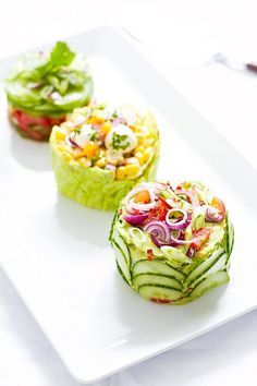 Salad Cakes, Recept Sandwiches, Mini Salad, Potluck Salad, Salad Cake, Food Presentation, Food Plating, Types Of Food, Beautiful Food