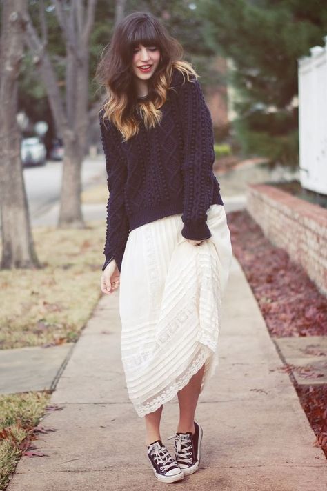 Nice looking fashion ideas for the women.  #Fashion #Clothing  #style #fashion #womensfashion #inspiration #styleinspiration Dress With Converse, Converse Outfits, Rock Outfit, Maxi Skirt Outfits, Baggy Clothes, Outfits With Converse, Mode Casual, Cooler Look, Outfit Trends