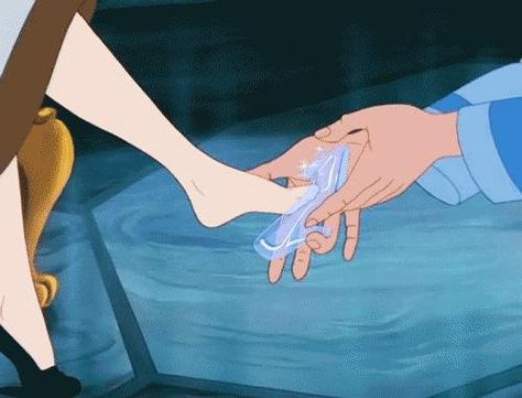 Cinderella's shoe size is a 4 1/2. Disney Princess Facts, If The Shoe Fits, Cinderella Shoes, Disney Fairies, Shoe Fits, Classic Disney, Disney Style, Disney Love, Disney Magic