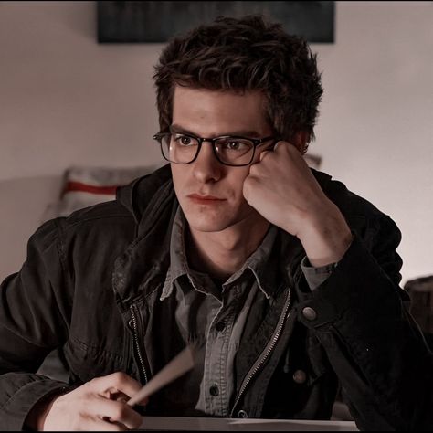 Andrew Garfield Cute Pictures, The Amazing Spider Man Andrew Garfield, Andrew Garfield Peter Parker Glasses, Andrew Garfield With Glasses, Andrew Garfield Spiderman Icon, Andrew Garfield Glasses, Andrew Garfield Peter Parker, Spiderman Andrew, Spider Man Andrew Garfield