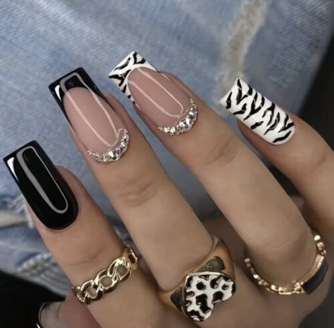 Beautiful Press On Nails, Black Nails With Chrome Tips, Hip Hop Nails Design, Early Fall Gel Nails, Nail Designs With Black, Christian Nail Art, Ms Nails, Black Square Nails, Camo Nail Art