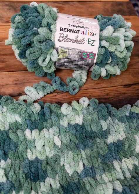 Bernat Loop Yarn Baby Blanket, Loopy Yarn Blanket, Loopy Yarn Projects Easy, Loop Yarn Baby Blanket, Finger Looping, Knit A Chunky Blanket, Loop Blanket, Loop Yarn Blanket, Arm Knitting Blanket Diy