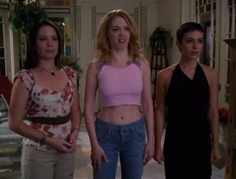 Charmed Outfits 90s, Paige Charmed, Charmed Outfits, 90s Movies Fashion, The Charmed Ones, Shannen Doherty Charmed, Charmed Ones, Charmed Tv Show, Spin City