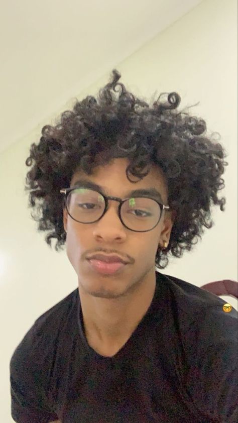 Black Guy Hair, Nerdy Black Guy, Galekh Xigisi, Fine Brown Skin Men, Nerdy Boy Aesthetic, Black Boy Aesthetic, 90s Fine, Afro Curly Hair, Dark Skin Boys